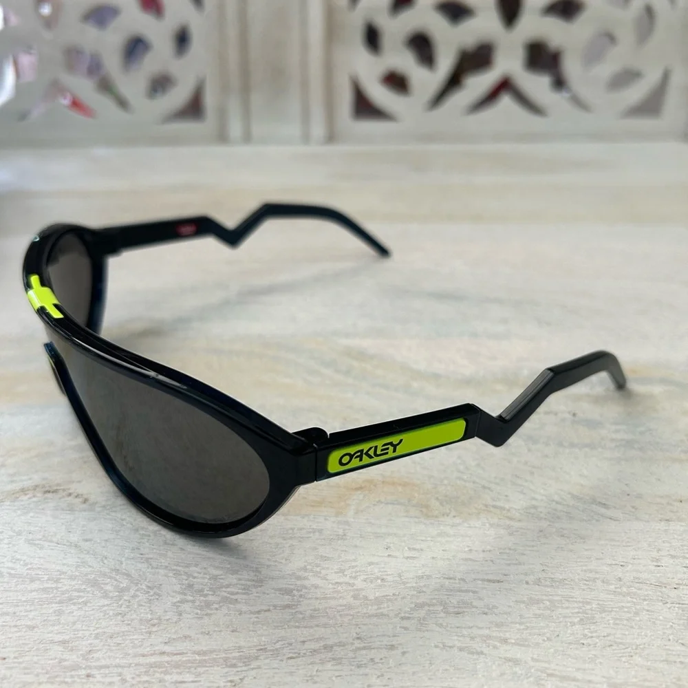 NIB Oakley CMDN Sunglasses Translucent Poseidon Prizm Black Sanctuary Collection